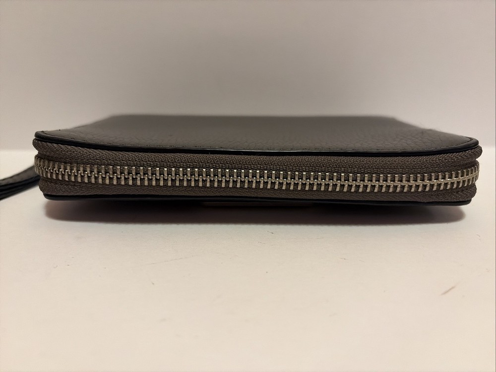 MARC JACOBS Grey Leather Zip Around Card Holder Wallet EUC
