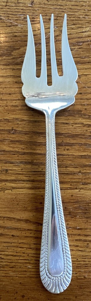 WALLACE Wickham Deep Silverplate Serving Meat Fork Flatware Fan Bead 9”