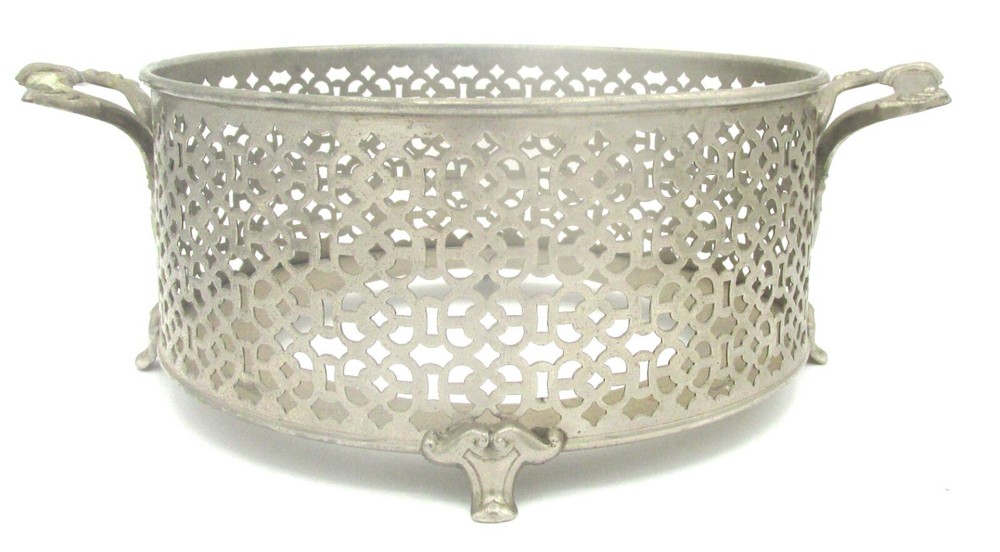 Manning Qualry Bowman Meriden CT Silverplate Casserole Holder 7.5" Dia Footed