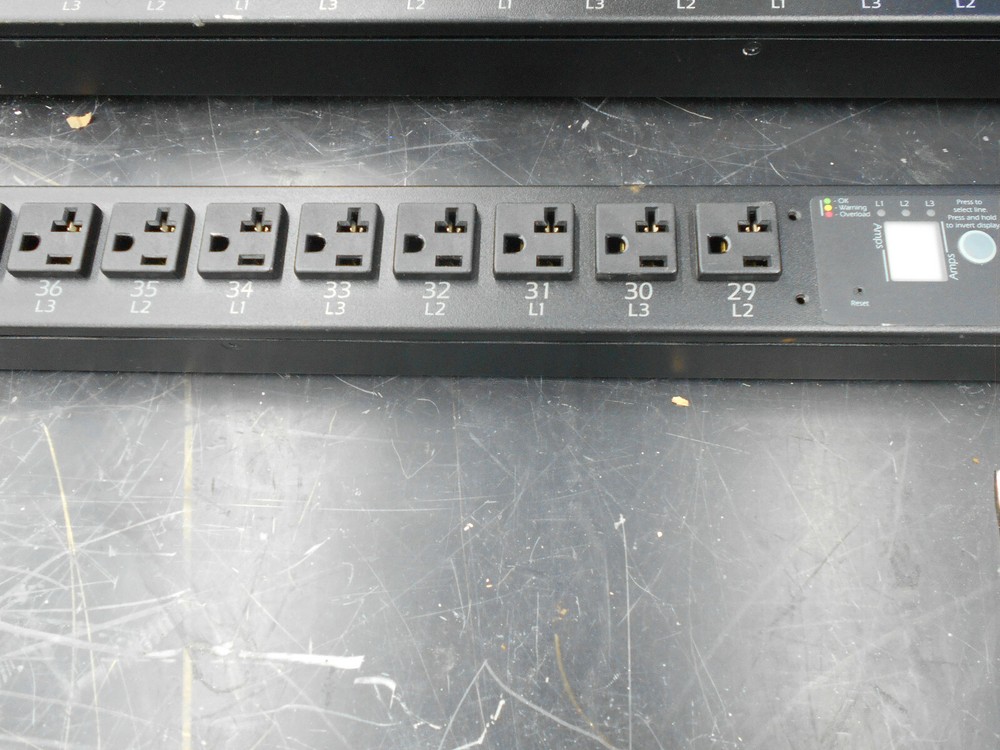 APC AP7862 METERED RACK PDU POWER DISTRIBUTION UNIT 42 OUTLETS