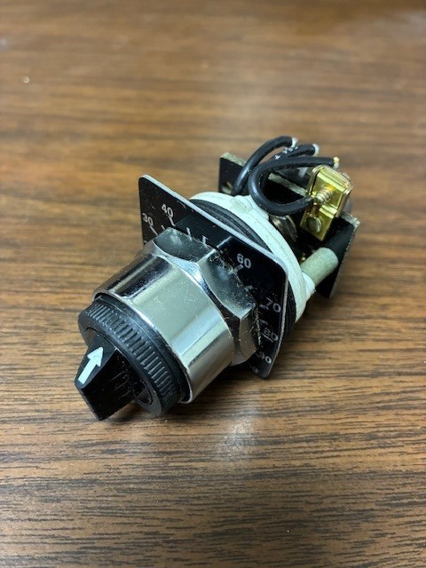 Square D 9001K2113, 500K Ohm Potentiometer, 300V