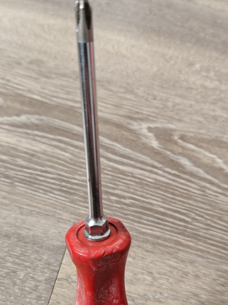 Snap On Tools USA #2 Phillips Red Hard Handle Screwdriver SDDP42