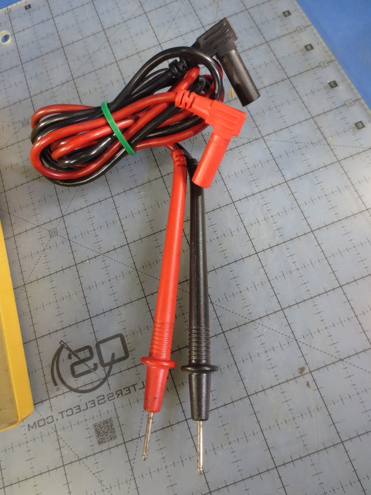 Beckman Tech 310 Digital Multimeter W/ Probes TESTED