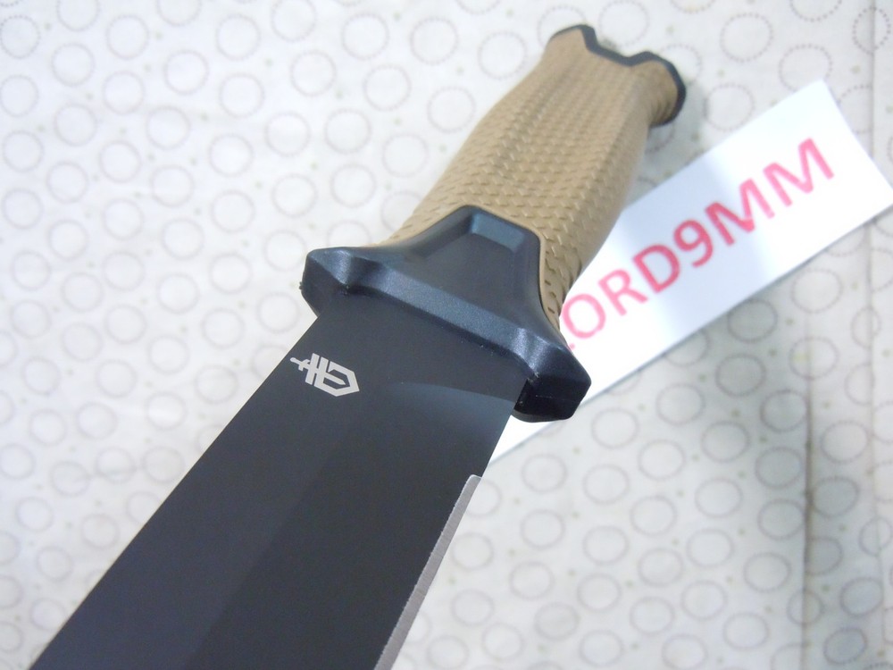 GERBER STRONGARM 08725 FIXED BLADE KNIFE.