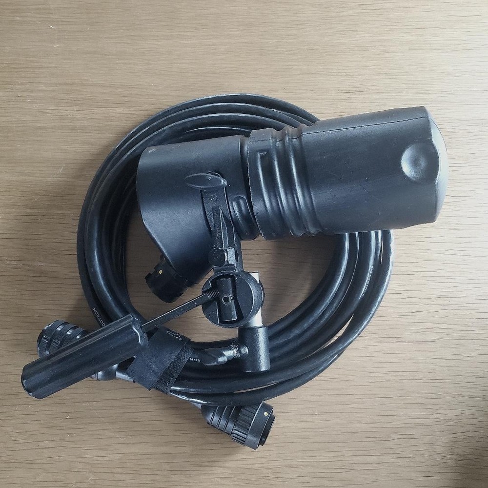 Speedotron Blackline Model 202VF Strobe in great condition