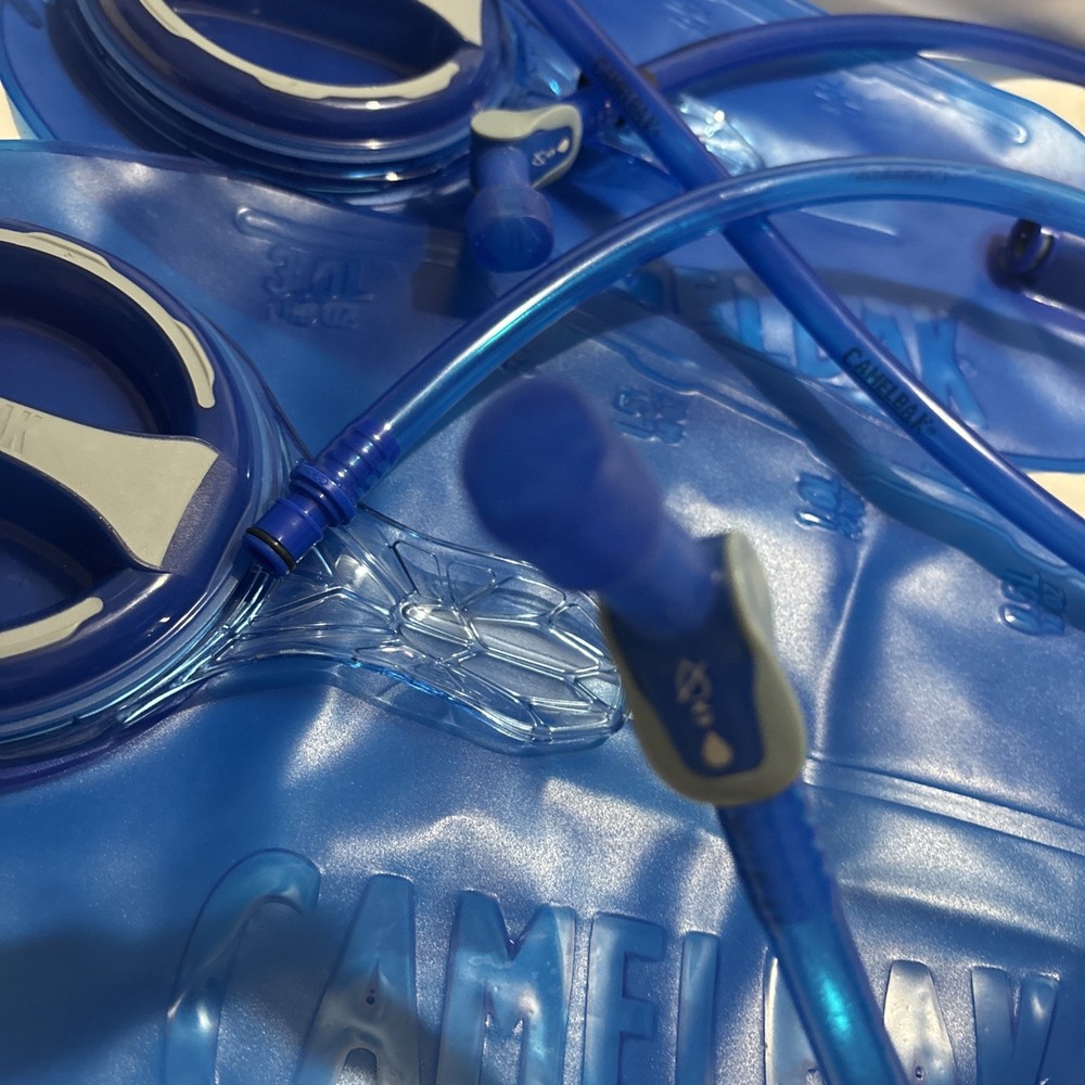 UsedLikeNew_CamelBak M.U.L.E. 12 Mountain Biking Hydration Pack - Easy Mint EUC