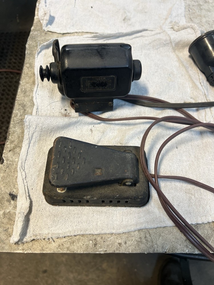Vintage Singer Motor, Light, Foot Controller Combo (Tested and working)