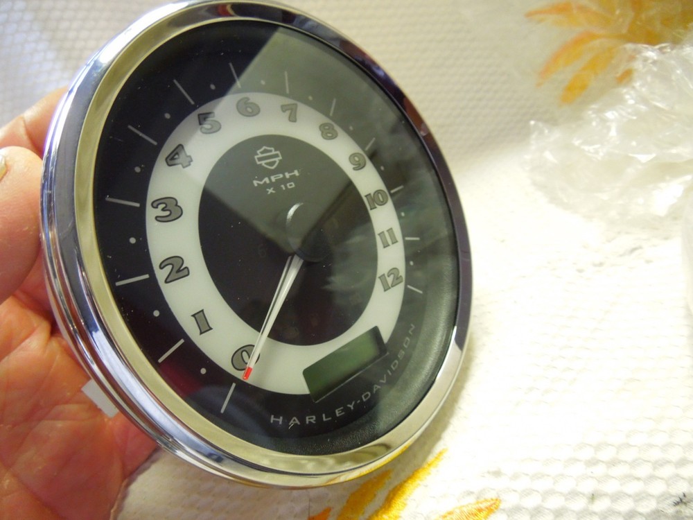 Harley-Davidson Speedometer 67439-11 OEM