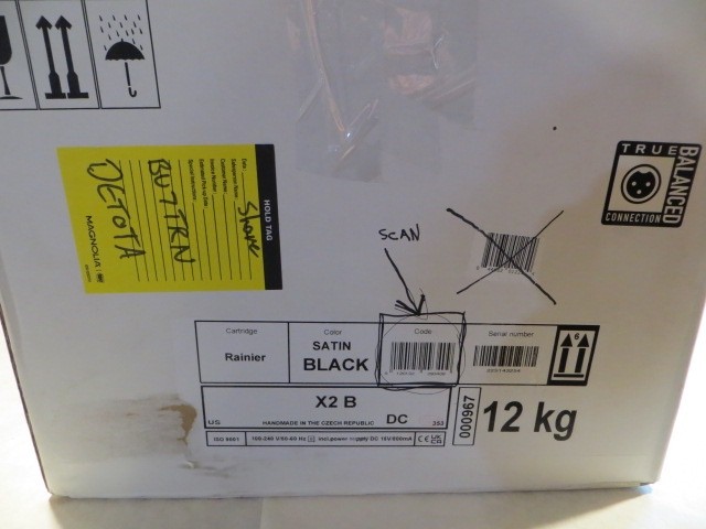 Pro-Ject X2B Turntable, Original Box, Very Clean