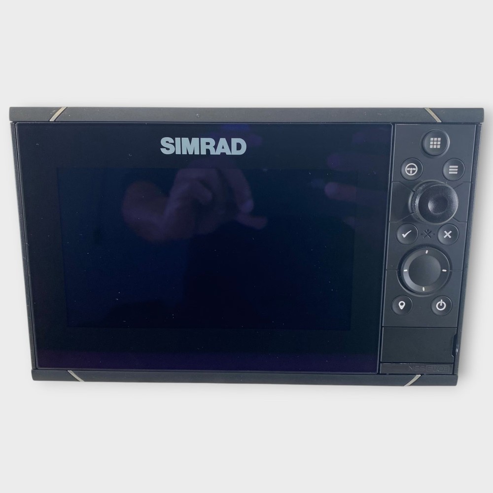 Simrad NSS7 EVO3 7” Touchscreen MFD Chartplotter New Out Of Box (Tested Good)