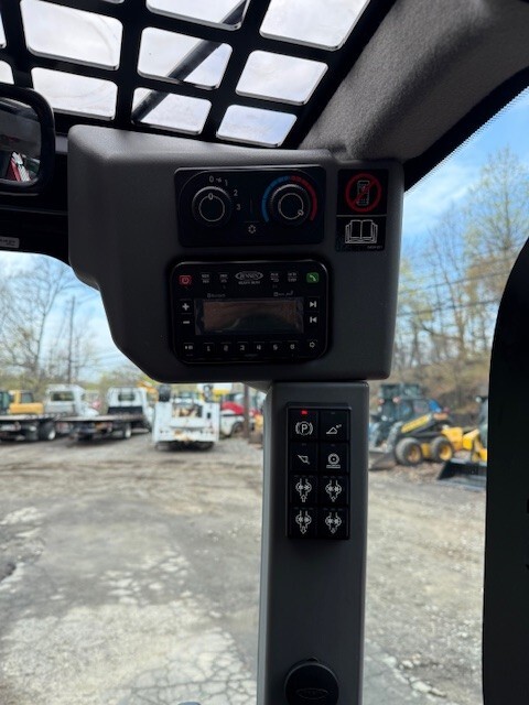 Skid steer Yanmar TL80VS Track Loader