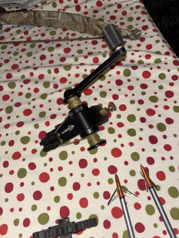 Crossbow With Three Arrows And Wind Up Cocker + Scope With Light Up Cross Arrow