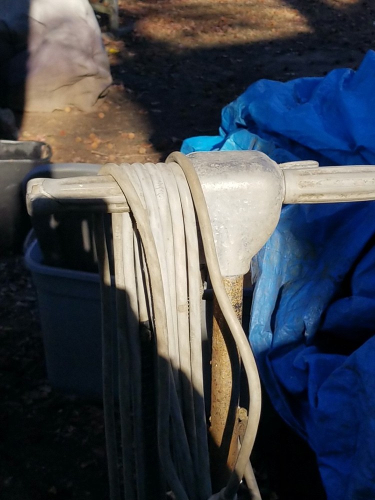 VINTAGE JUNIOR WHIRLWIND MEDIUM DUTY FLOOR CLEANING BUFFING MACHINE