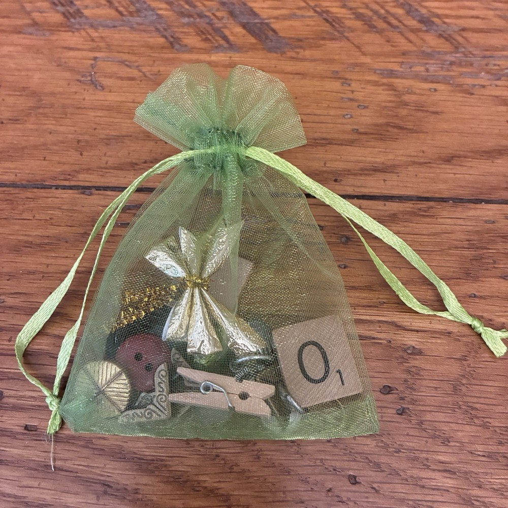 Christmas/Vtg Style Ephemera Holder + 50 Pcs Ephemera + Mini Collaged Notebook