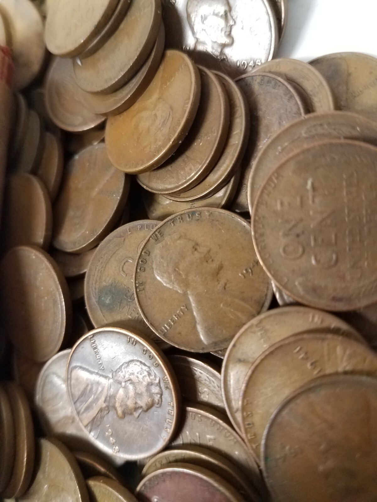 A1324049M8454 LOT OF 8 WHEAT PENNIES LINCOLN CENT COINS 1940s 76+ YEARS OLD!!!!