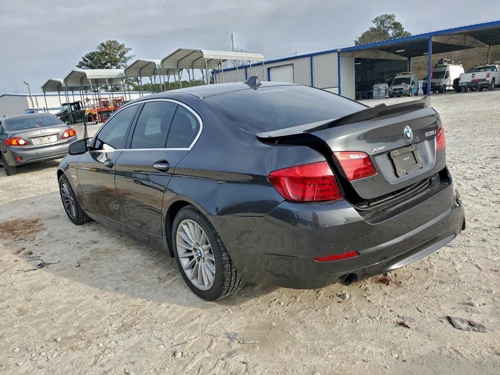 535I 2013 Glove Box 4950951