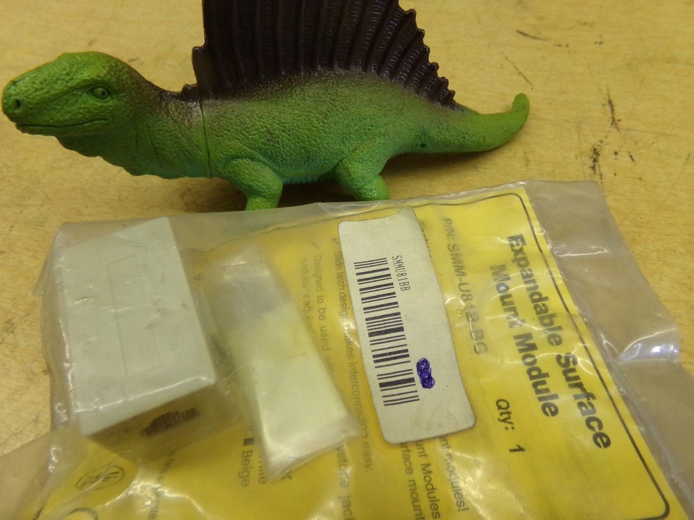 NEW SMMU81BB Unicom Expandable Surface Mount Module *Free Shipping*