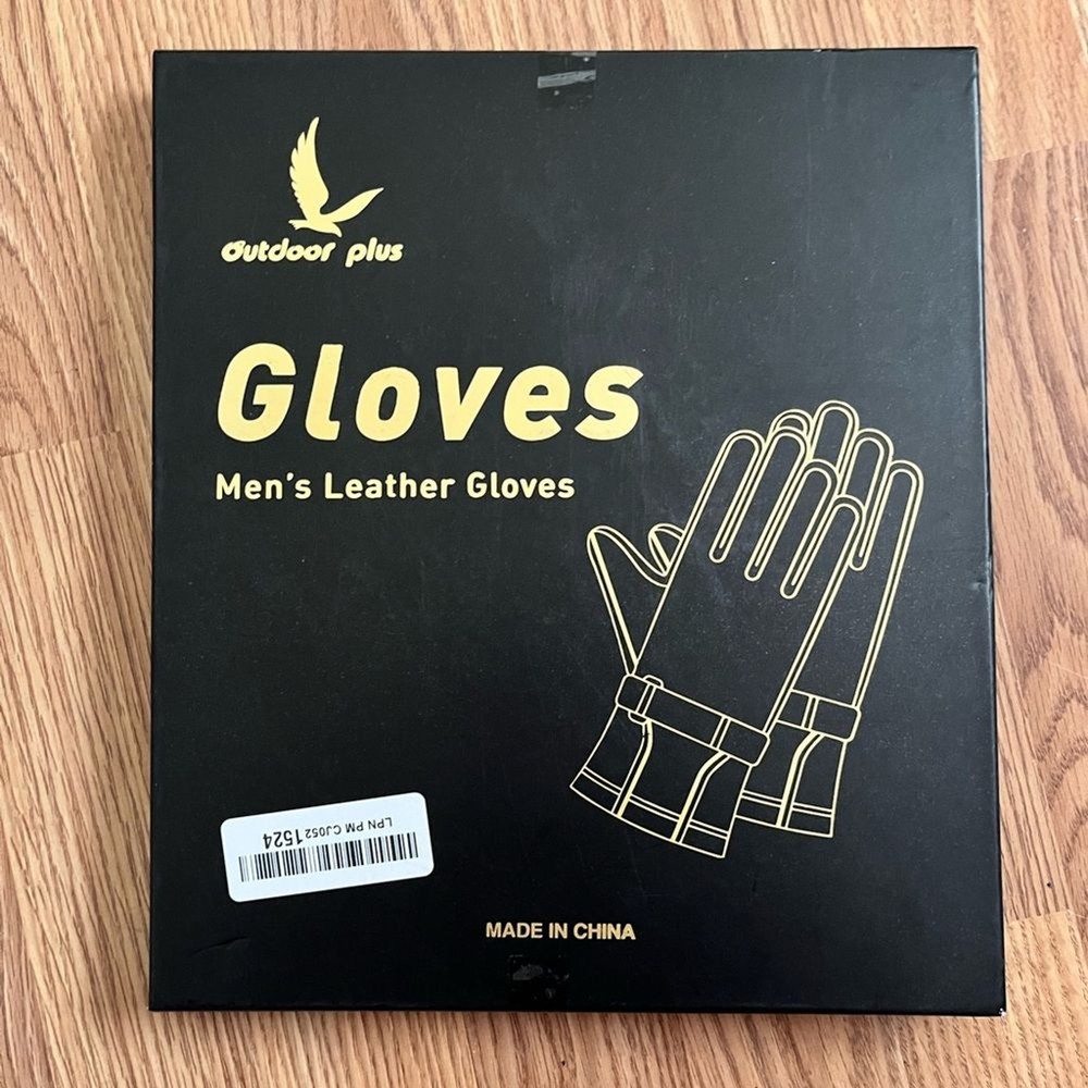 Men’s outdoor plus leather gloves. NWT