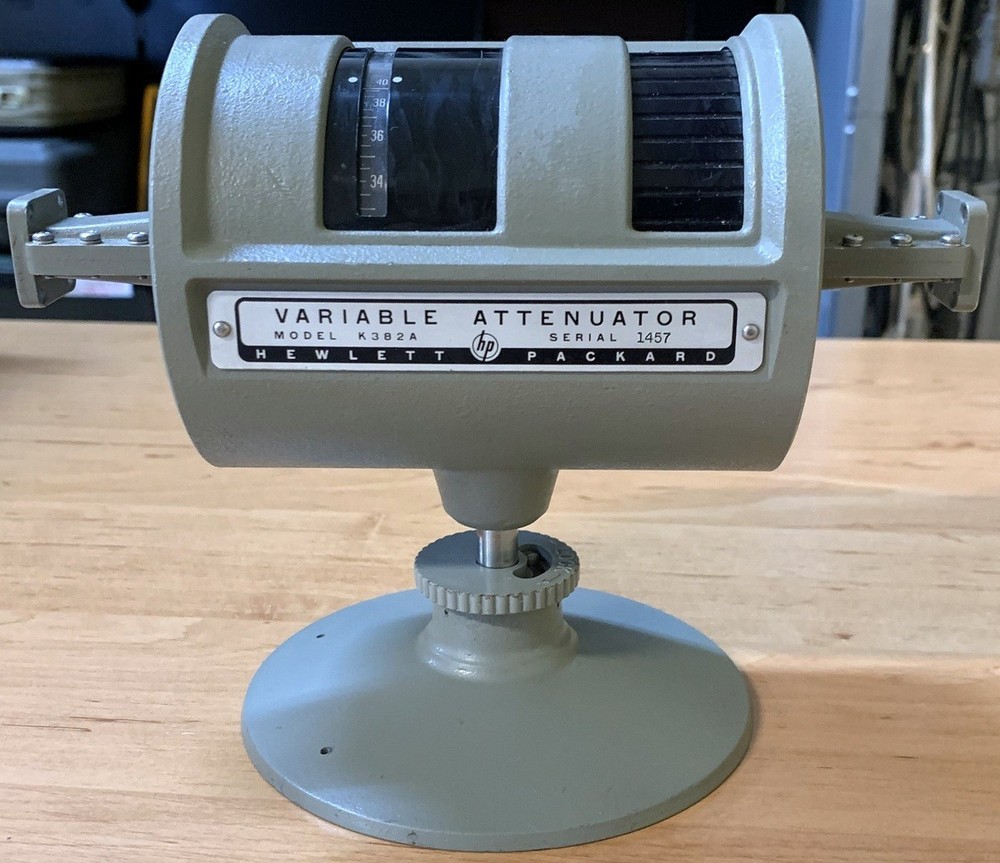 Hewlett Packard K382A, adjustable waveguide attenuator, 18 - 26.5 GHz