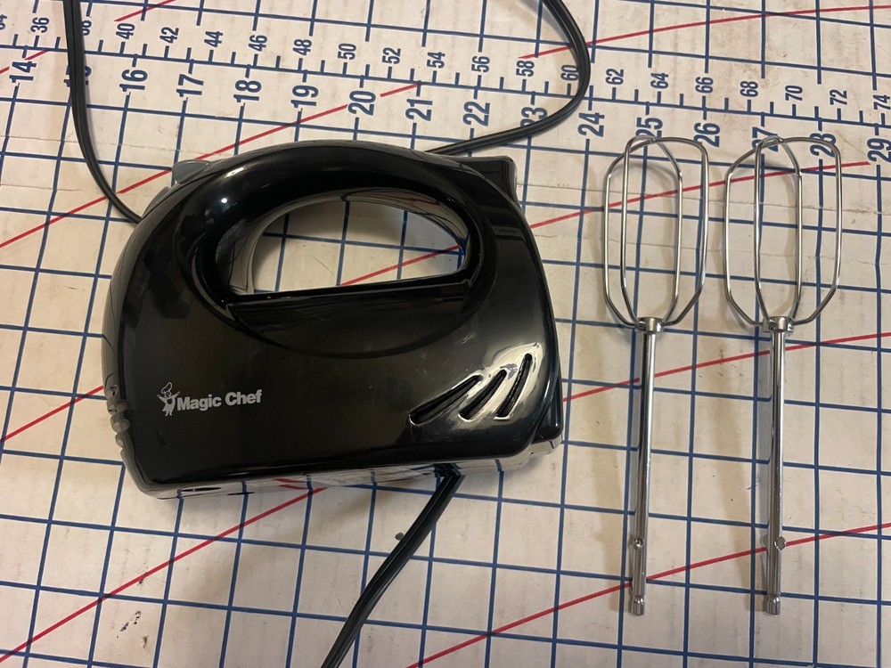 Magic Chef 100W 5-Speed Hand Mixer