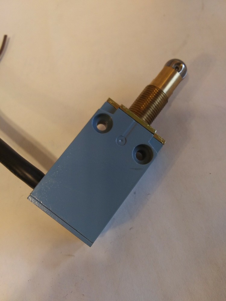 Telemecanique XCM G432970 Limit Switch