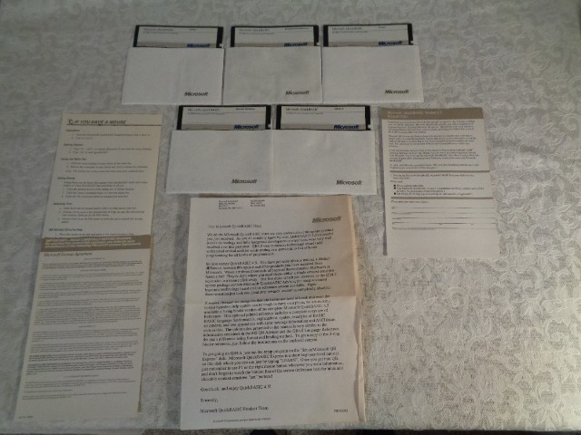 Microsoft Quickbasic 4.5 - 5 Floppy Disc & Material - 1988 - Untested
