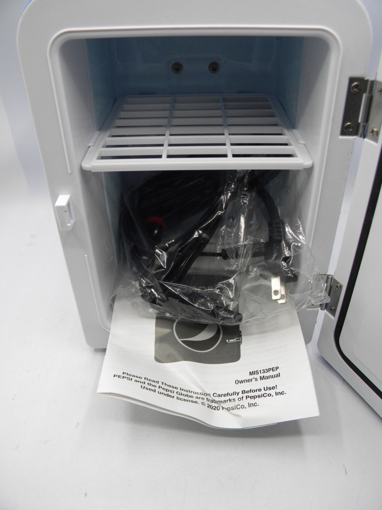 Pepsi Compact Portable Mini Cooler Mini Fridge 6 Can NEW