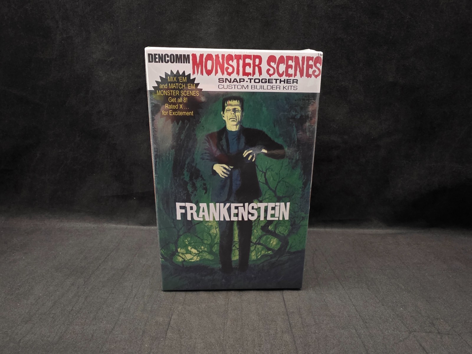 DENCOMM Monster Scenes "Frankenstein" Limited Edition 1:13 Scale Model Kit 633