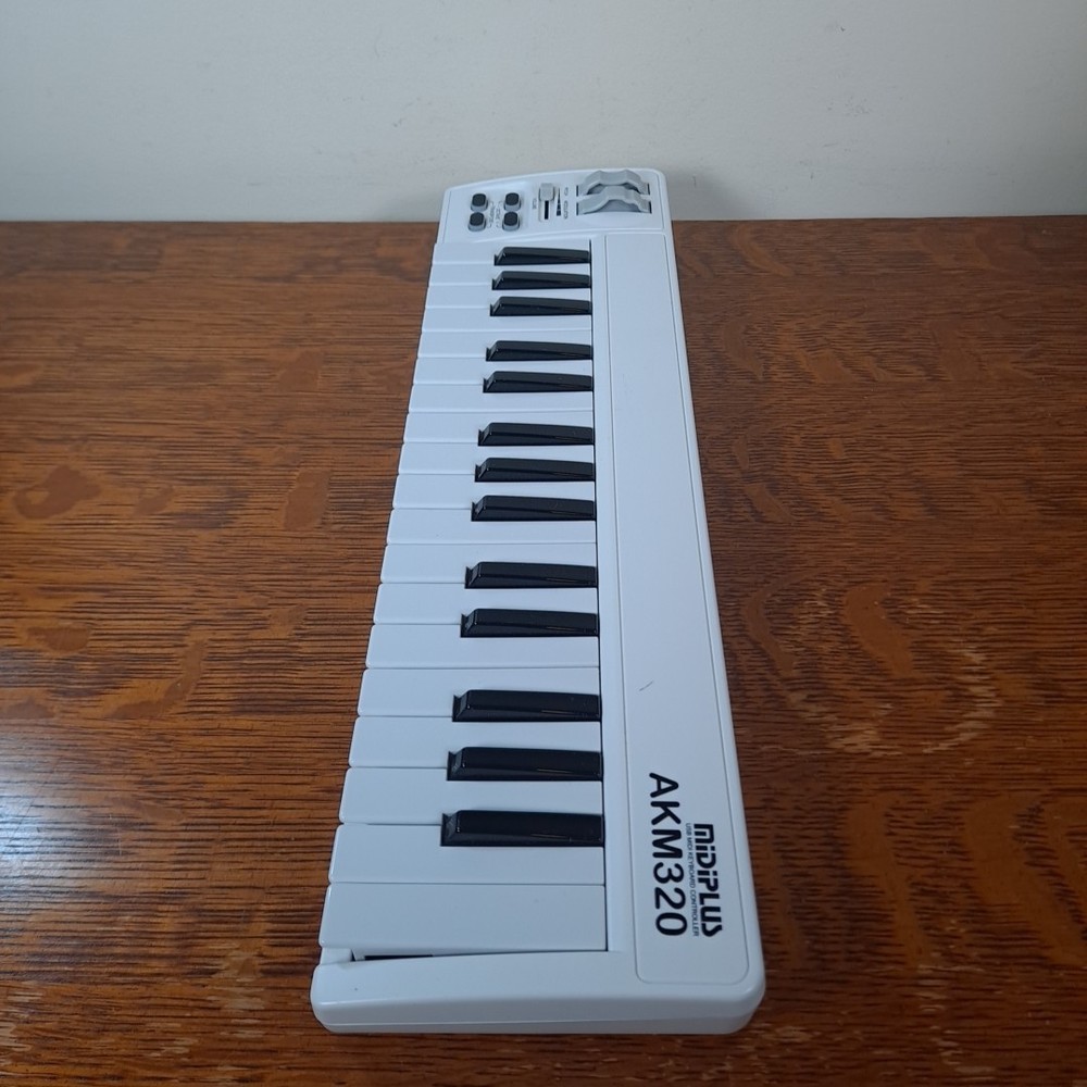 midiplus AKM320 Midi Keyboard Controller USB - White