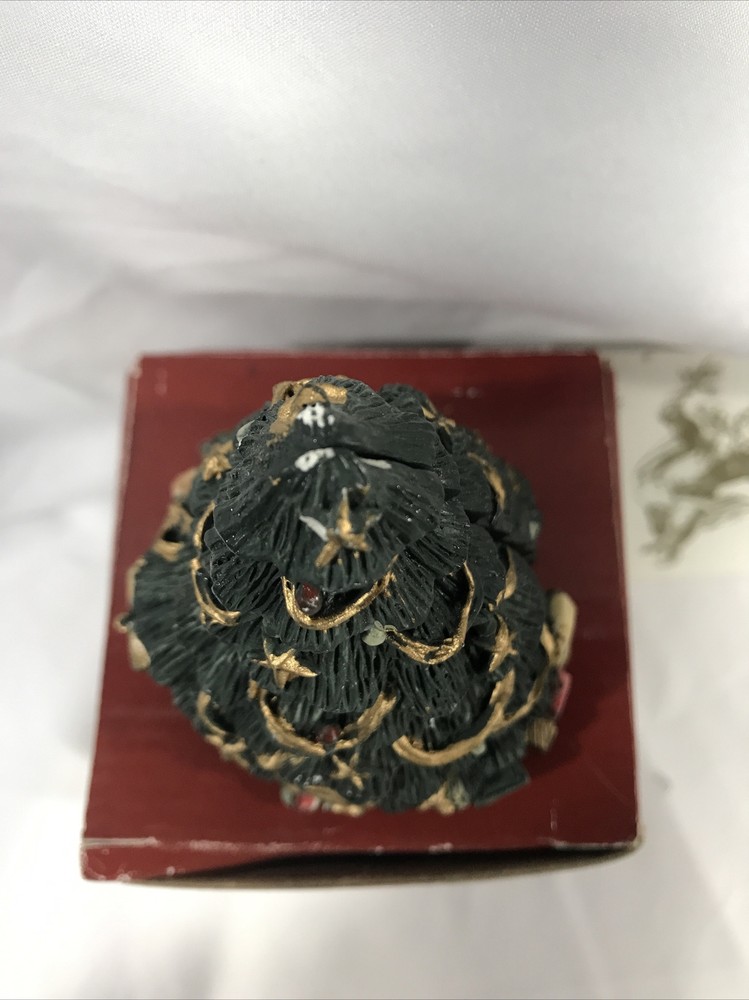 Tree Collectible ~ Windsor Collection 3.5” ~ Opening Hinge 3d