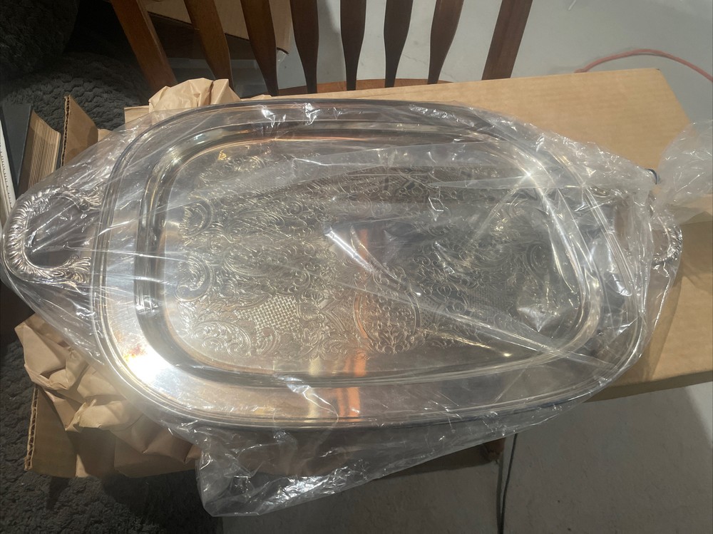 LB Vintage Floral Pattern silver platter (plated)