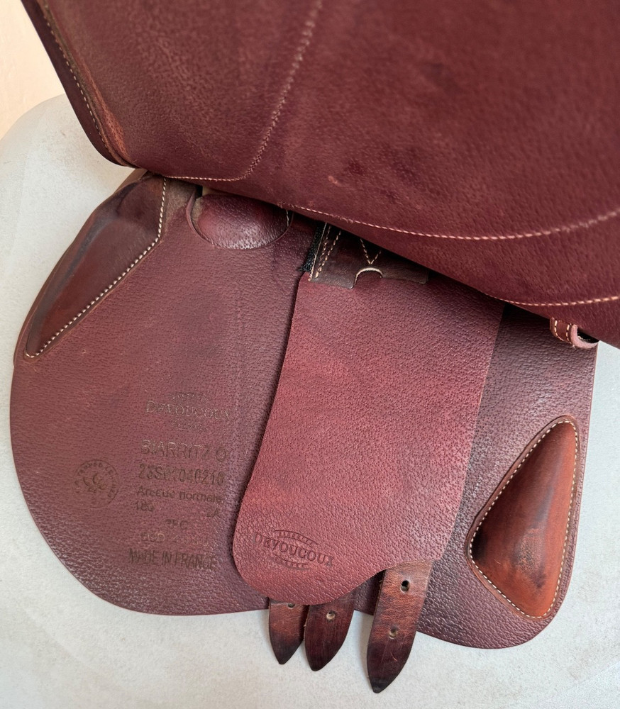 18" Devoucoux Biarritz O Saddle - 2023 - 2A - Full Buffalo - MINT!