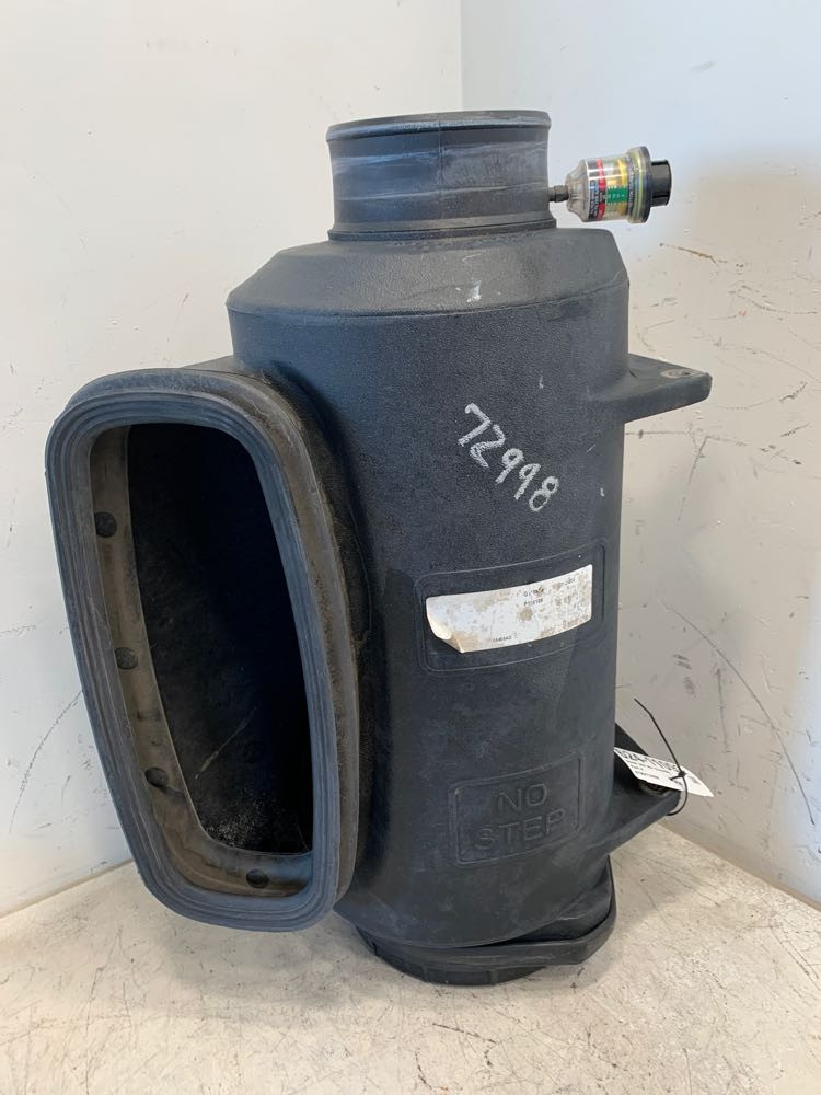 2013 Peterbilt 384 Air Cleaner (624-11092)