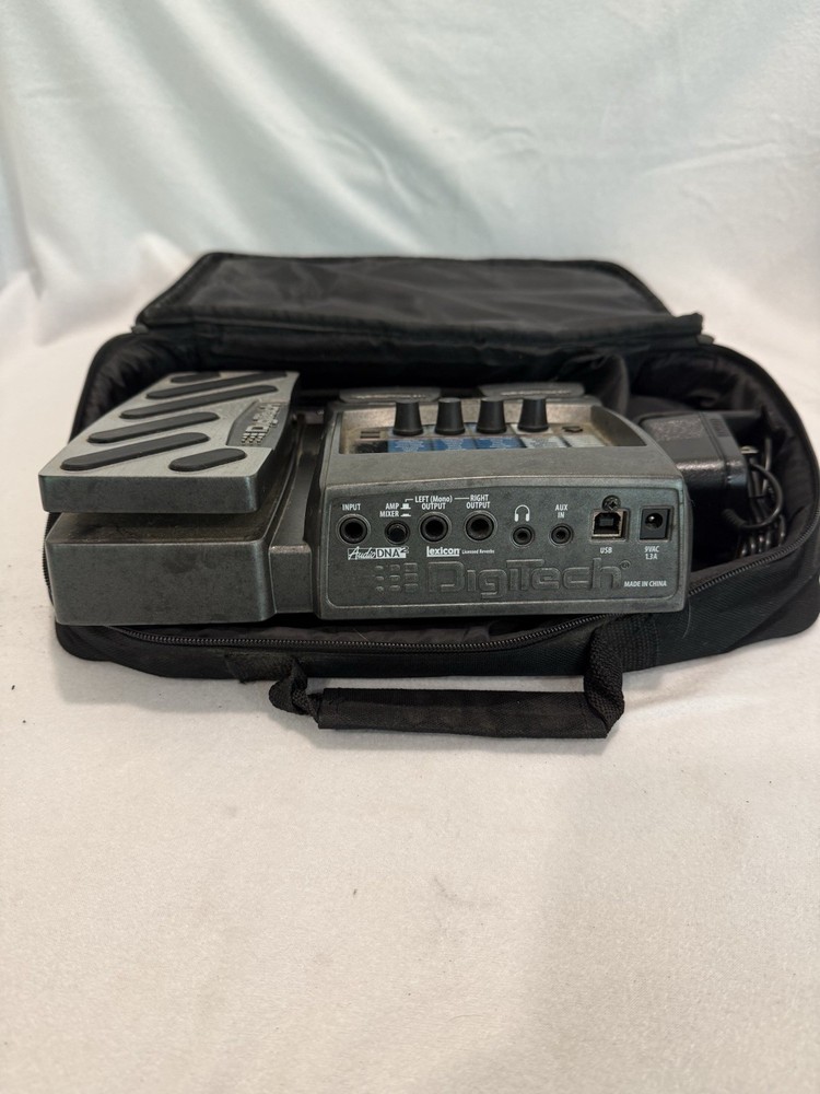 Digitech RP250 Multi-Pedal Modeling Guitar Processor 24-Bit Audio