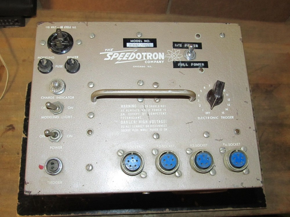 Speedotron Model C-600 Power Pack Brown Line