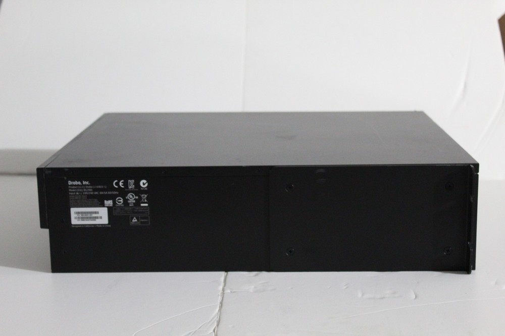 Data Robotics Drobo B1200i 12 Bay iSCSI Rack Mount Storay Array NAS No Drives