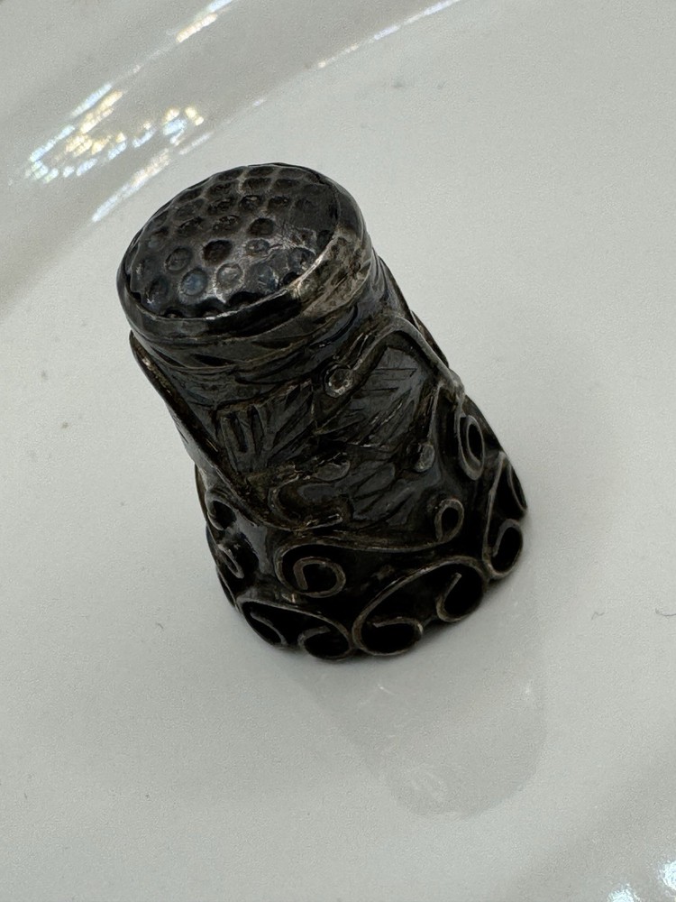 Vintage Sterling Silver Sewing Thimble Hand Engraved Scrollwork Floral Design