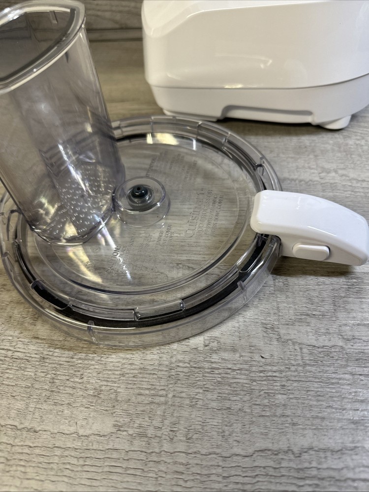 Cuisinart FP-7 FR 7-Cup Food Processor, White Excellent Condition.