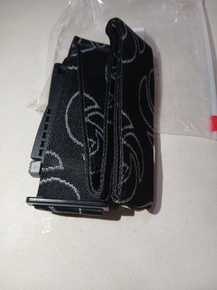 2 Samsonite TSA-approved 3-digit combination luggage strap lock.