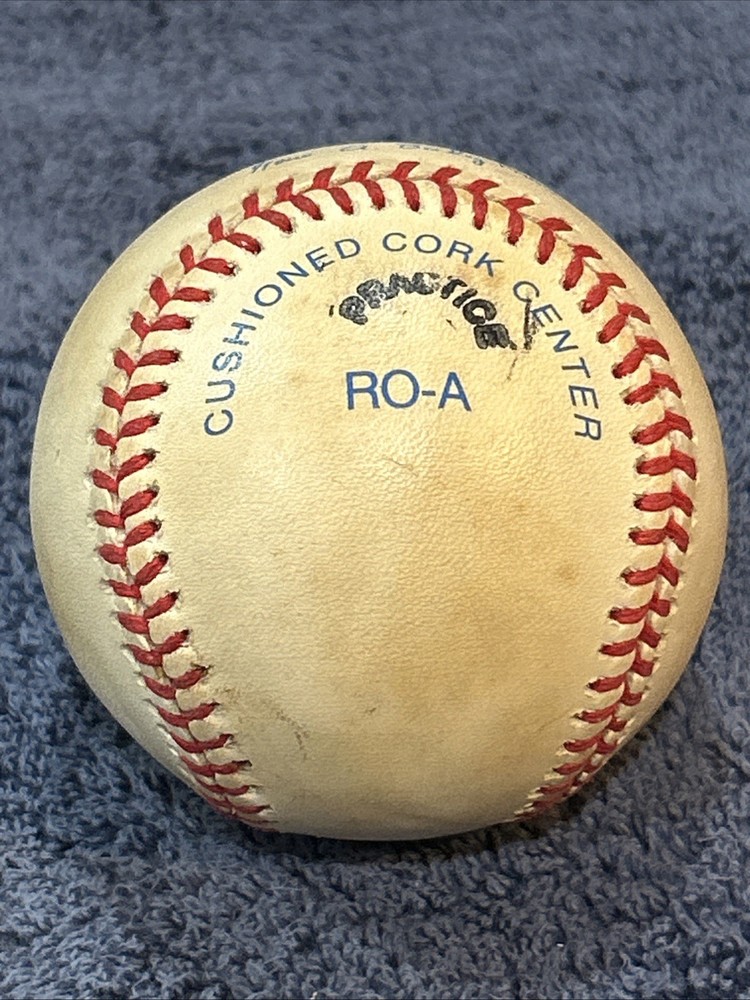 eteban yan signed baseball autograph ball auto M