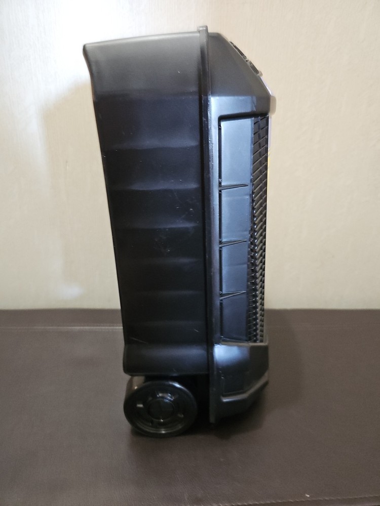 Hot Wheels 100 Car Rolling Storage Case