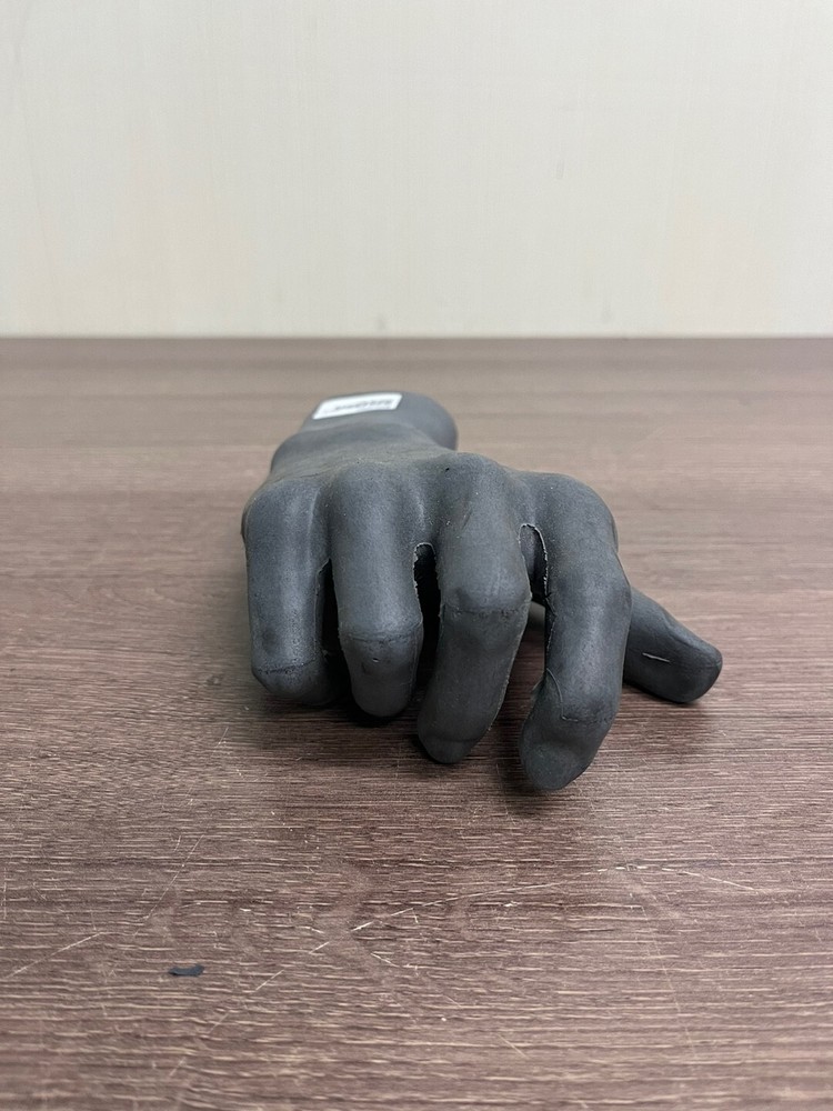 Unbranded Right Hand phantom (5)