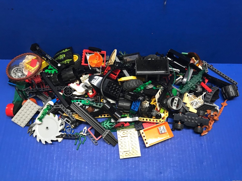 Lego 2 Pound Mixed (Lot 109)