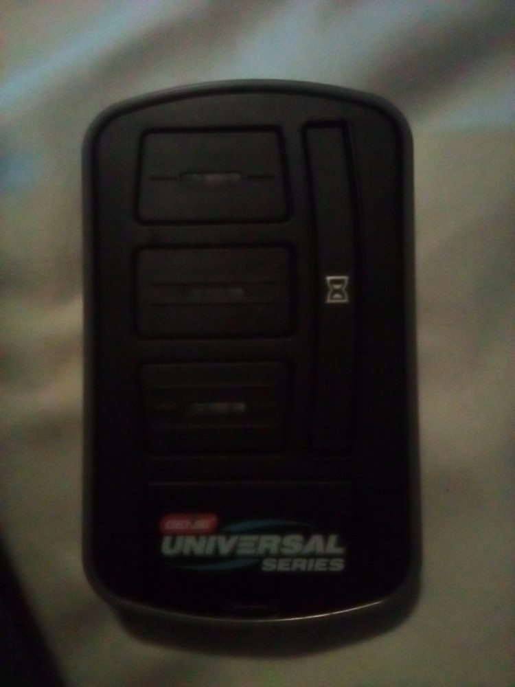 Genie Universal Series Wireless 3-Door Garage Wall Console Controller