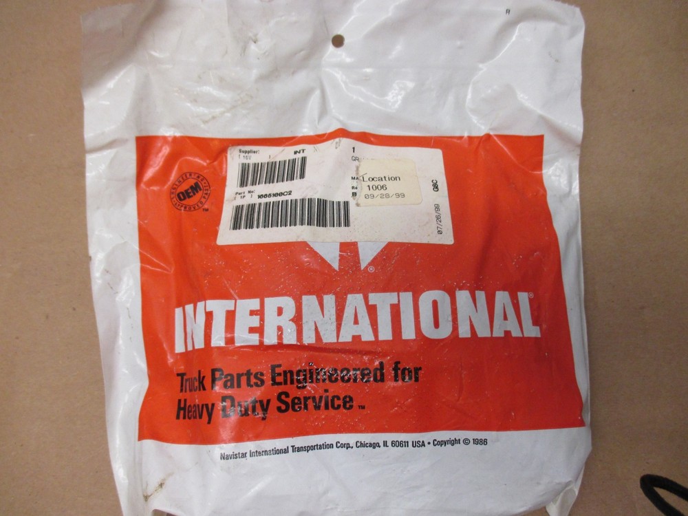 INTERNATIONAL GRILLE 1665100C2 NEW