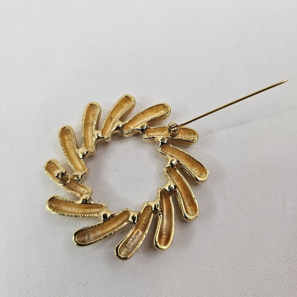 Monet Gold Tone Abstract Brooch Wreath Rounded Swirling Pattern Pin