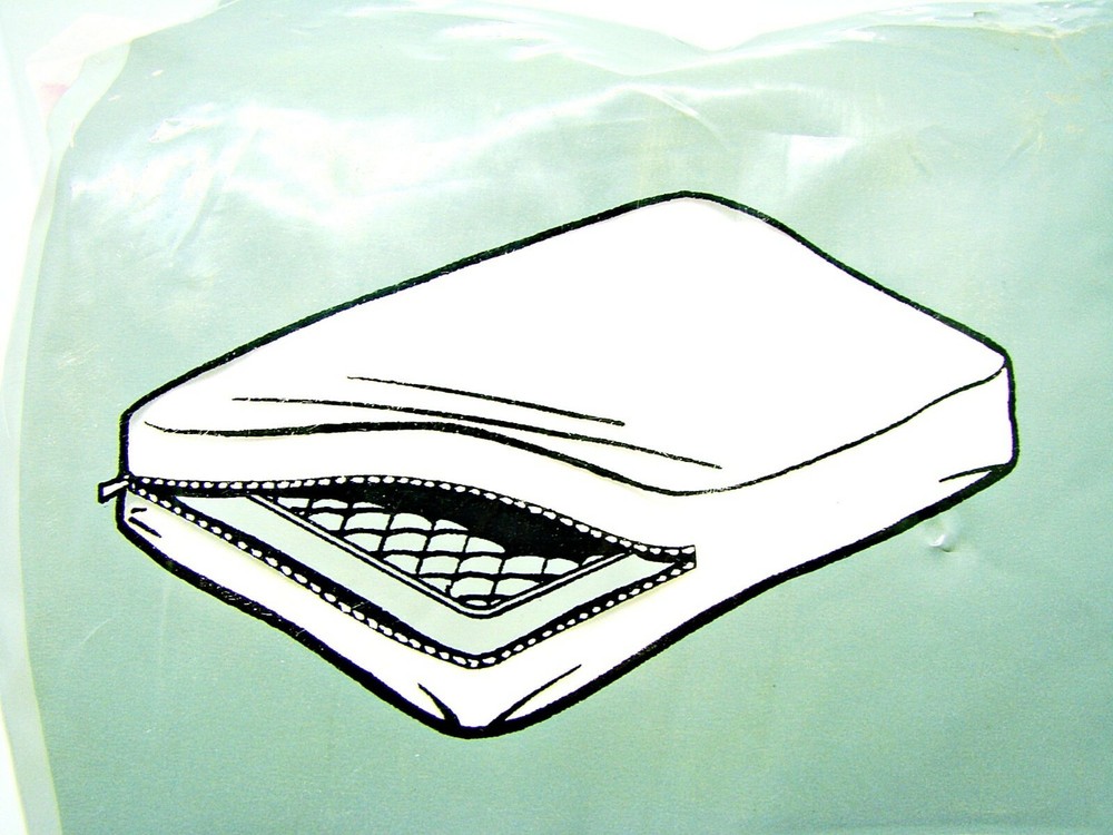 Basic Bedding Queen Size Zippered Vinyl Mattress Protector Waterproof Stainproof