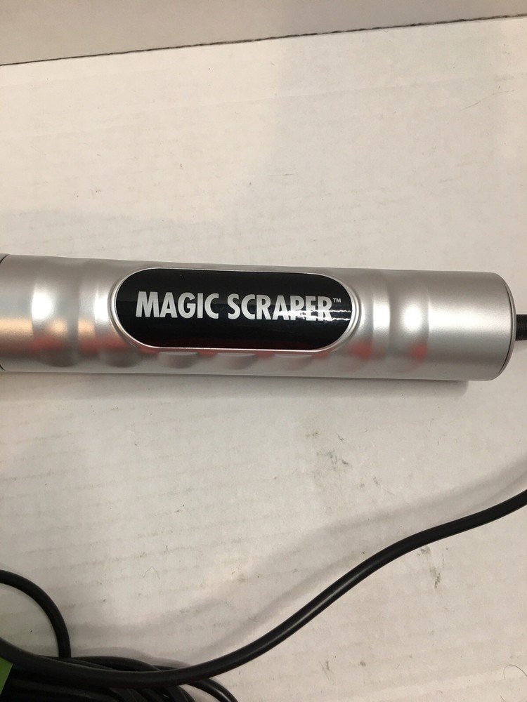 Magic Scraper Heated Ice Scraper SILVER NEW with BLACK POUCH CASE & CORD