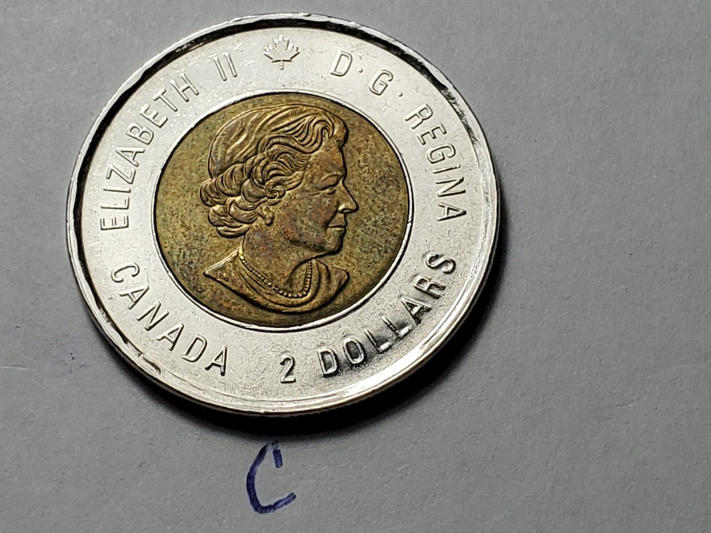 2015 Remember CANADA 2 Dollar Toonie Coin c
