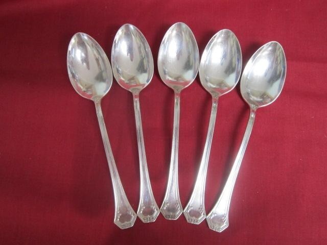 Reed & Barton Silverplate-5 Oval Soup / Place Spoons - Pompeian- 1930